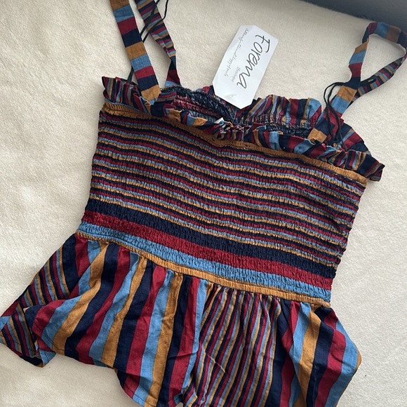 Cute top - Picture 3 of 5